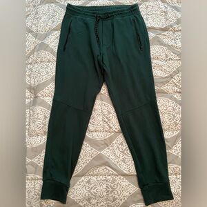 Men’s Medium AE Emerald Joggers